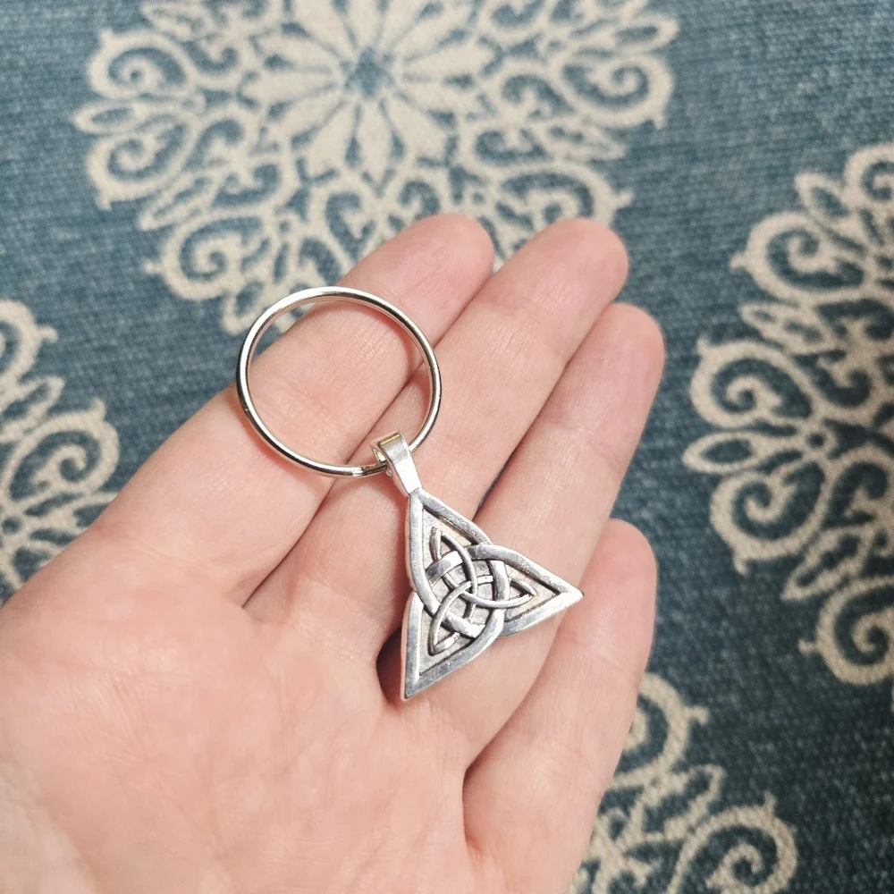 New Celtic Knot Triangle Keychain
